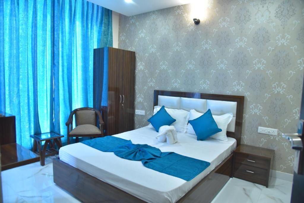 Hotel Wisteria -Main Highway Hotel Zirakpur Zewnętrze zdjęcie