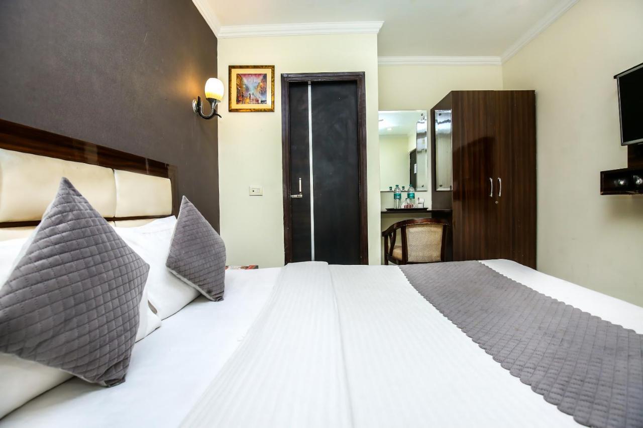 Hotel Wisteria -Main Highway Hotel Zirakpur Zewnętrze zdjęcie